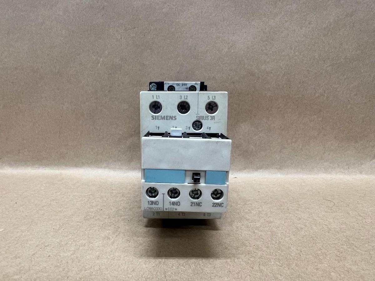 Used Siemens 3RT1035-1BB40 SIRIUS 3R Contactor w/ 3RH1921-1MA11 Auxiliary Contact