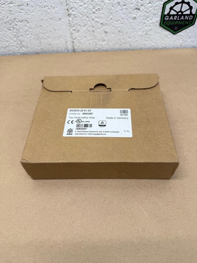 Used E. Dold & Söhne BG5933-22-61-24 Two Hand Safety Relay