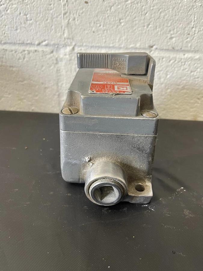 Used Killark XSX-53, Manual Motor Starter, 230V-3HP, 575V-10 HP