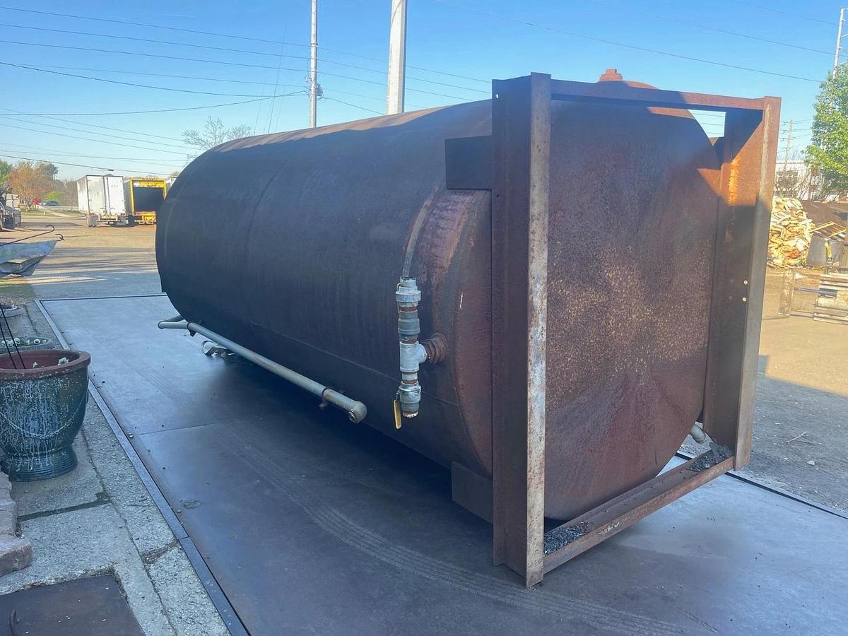 Used 4000 Gal Vertical Liquid Storage Tank, Tank Dia: 7’, Tank H: 14’, Base: 80"x73"