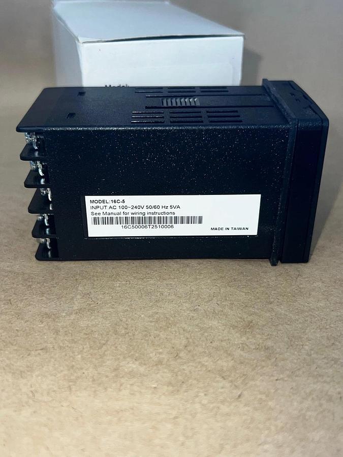 Love Controls Dwyer 16C-5 Digital Temperature Controller