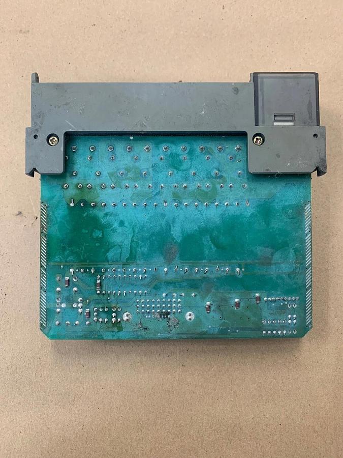 Used Allen Bradley SLC500 1746-OA8 Output Module Series A