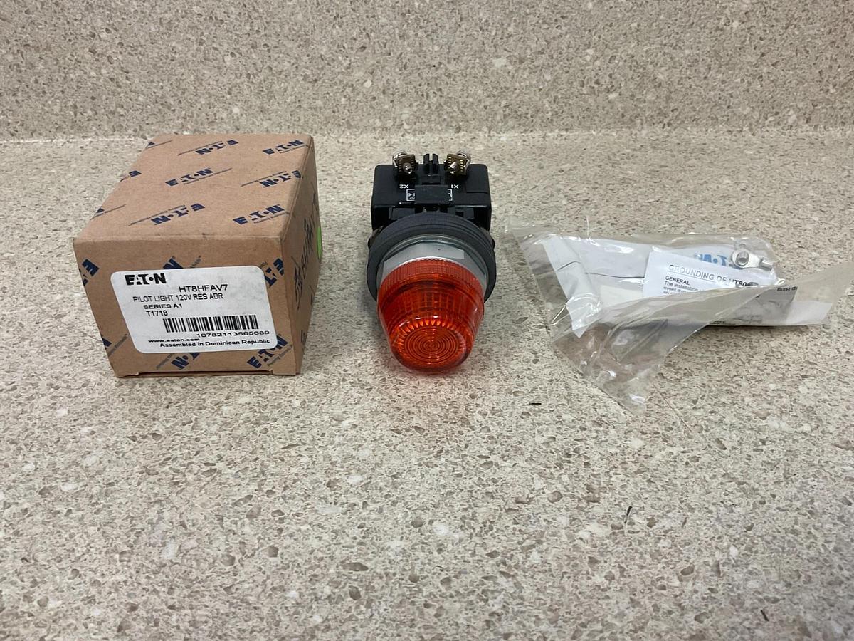 Used Eaton HT8FBRAF Red Push-Pull Button 24V *NEW*