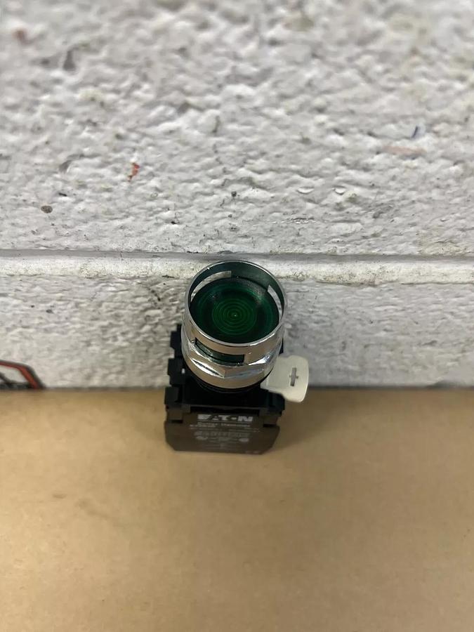 Used Eaton E22B20 Green Push Button