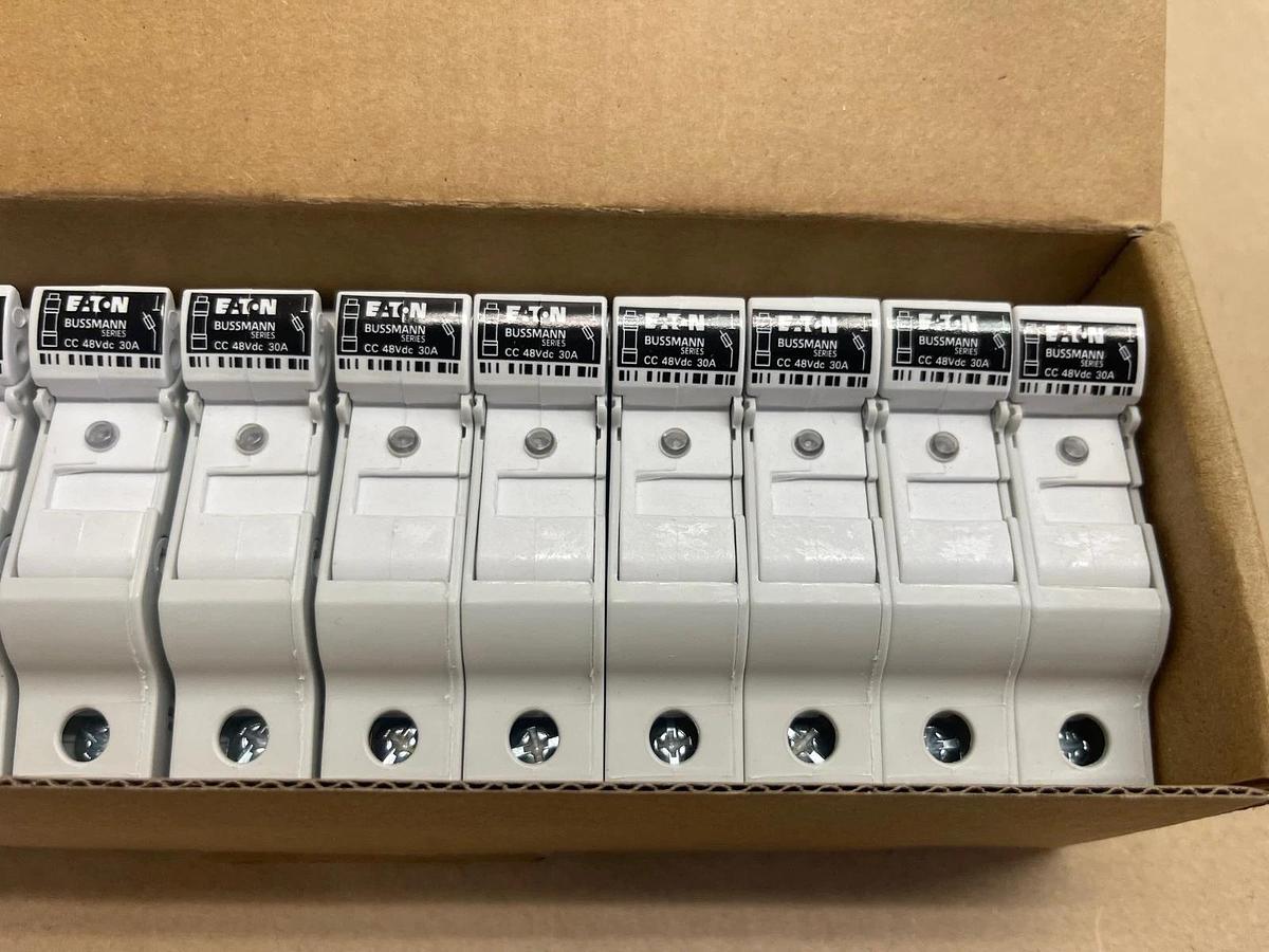 Eaton CHCC1DI-48U, 30A, 48V Modular Fuse Holder - Open Box of 11 *NEW*