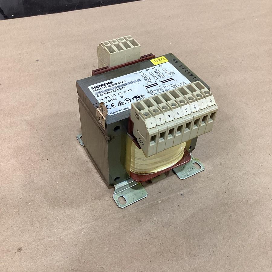 Used Yoyasu Electric T-8102A Transformer 50/60Hz
