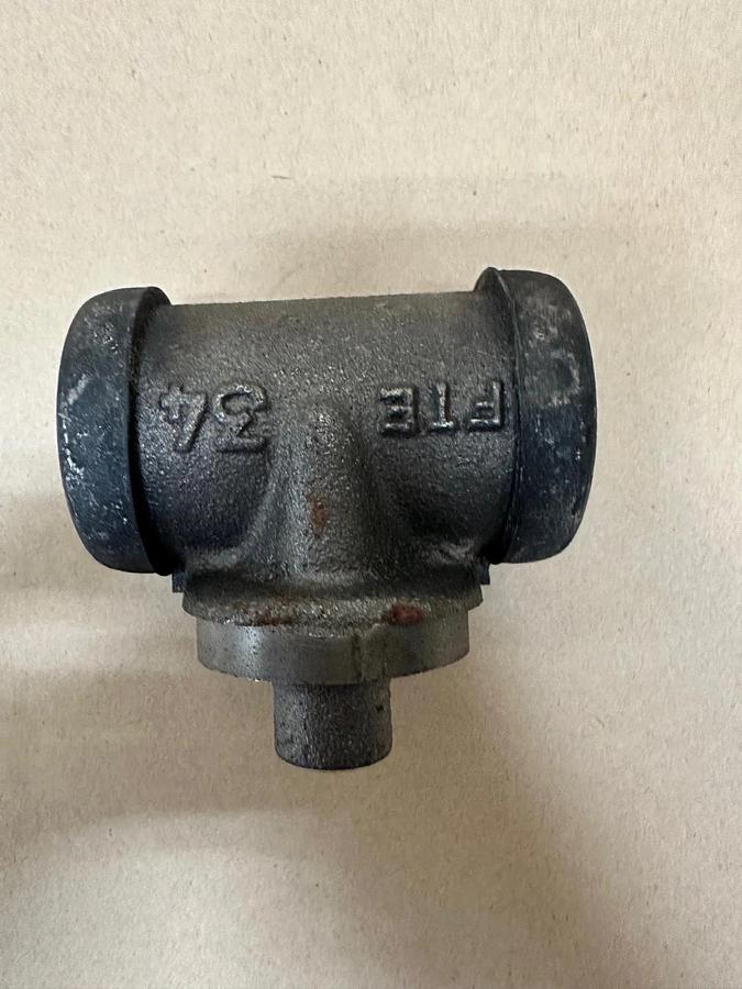 Used CAT MCF00215 Wheel Cylinder Assembly