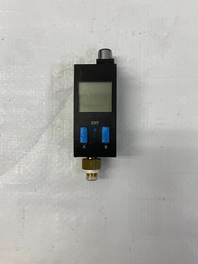 Used FESTO SDE7-D10-G2-H18-C-P1-M12 Pressure Sensor