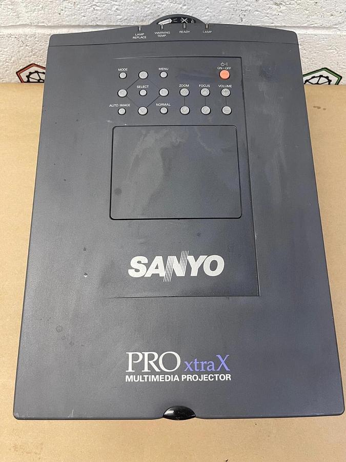 Used Sanyo PLC-XP10NA Multimedia Projector 3LCD Technology, 1,900 Lumens