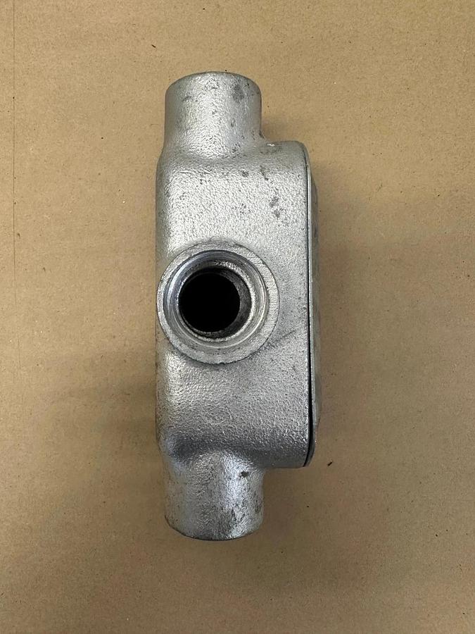 Used Crouse Hinds X100M 1-1/4” X Conduit