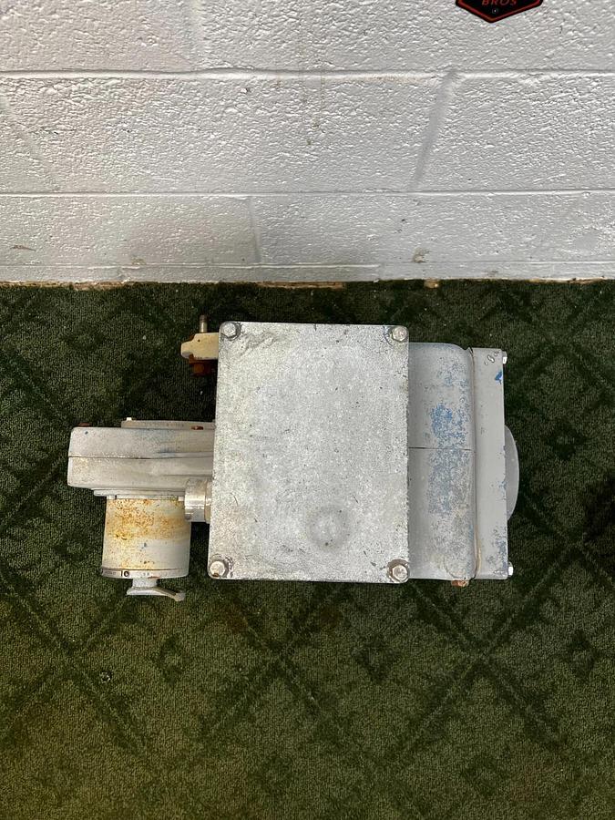 Used BECK 11-207-056012-01-02 Actuator/120V/1PH/60Hz/300VA/ 12A Total