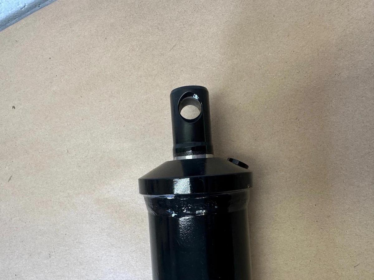 Used TT-1041090 Cylinder *NEW*