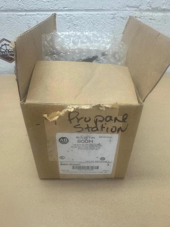 Allen Bradley 800H-2HAM7 Heavy Duty Push Button Station, NEMA Type 7 & 9