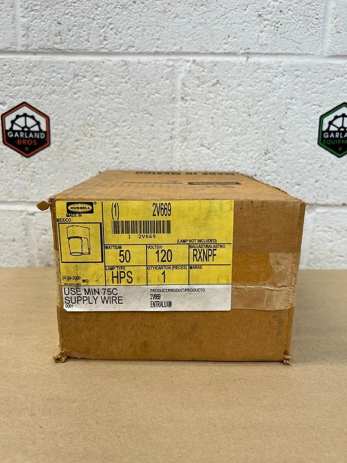 Used Hubbell 2V669 Exterior Light Fixture 50 Watts, 120 Volts