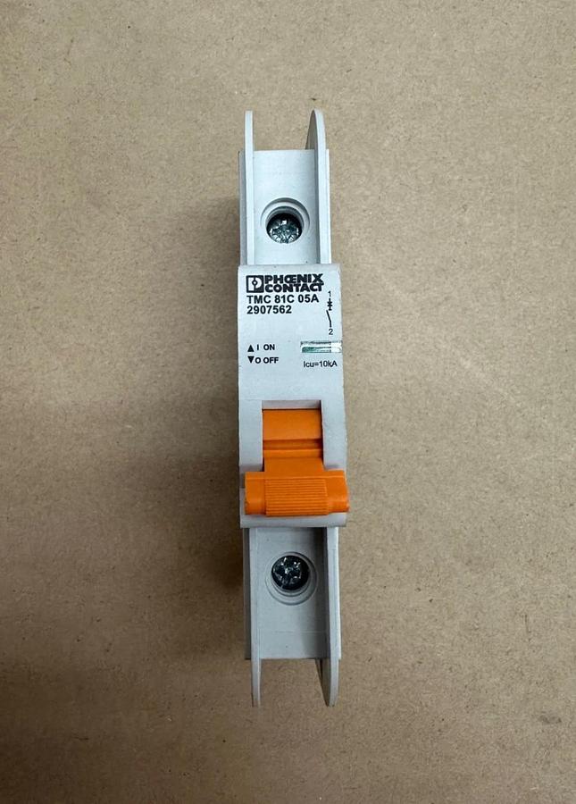 New - open box Phoenix Contact TMC 81C 05A Circuit Breaker *NEW*