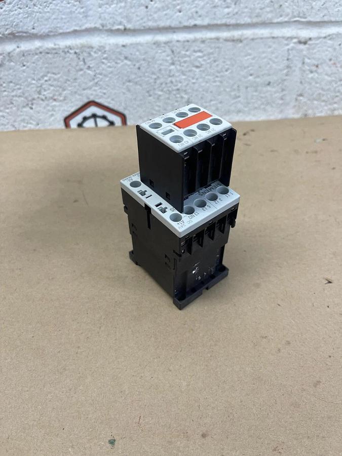 Used Siemens 3RT1016-1BB44-3MA0 Contactor