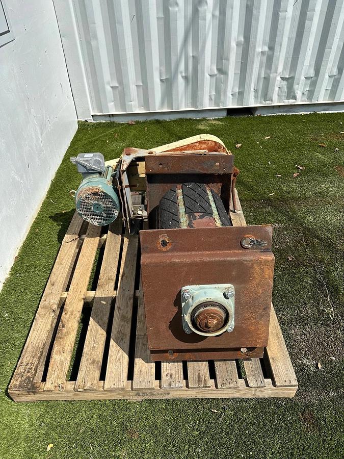 Used Falk 5215 Geardrive 24.94 Ratio, Toshiba 7.5Hp @ 2700RPM w/ 26”x14” Pulley