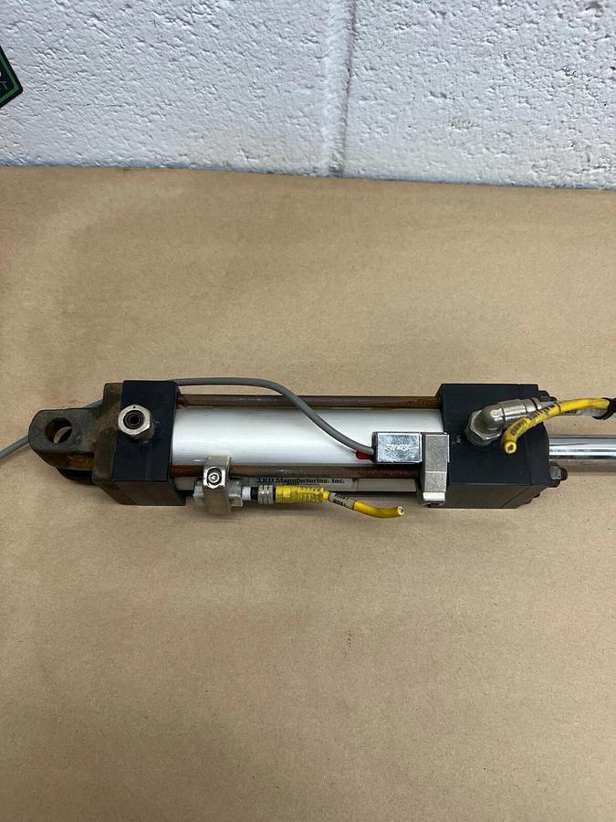Used TRD Manufacturing, Inc. 30020179 Pneumatic Cylinder, 250 PSI