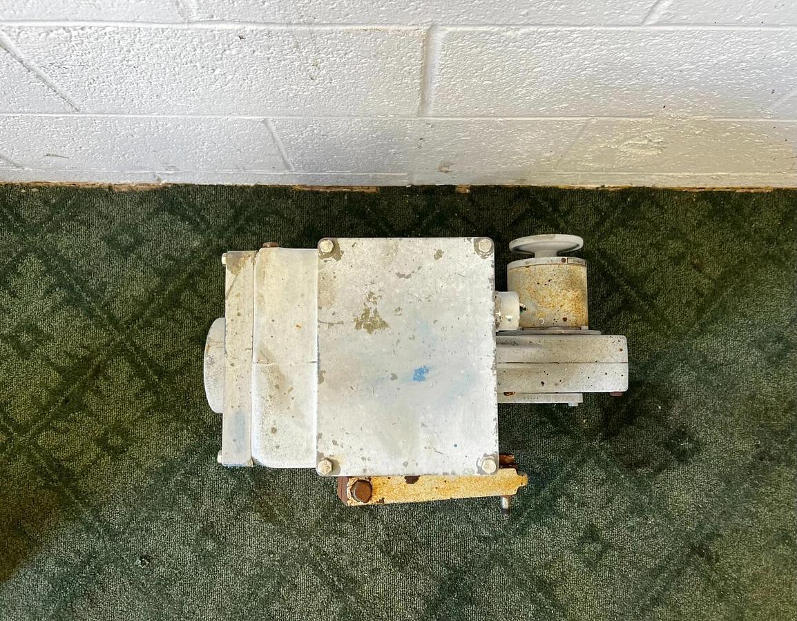 Used BECK 11-207-056012-01-02 Actuator/120V/1PH/60Hz/300VA 12A Total