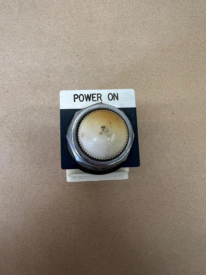 Used Square D 9001 KM1 Ser H 755 White Lamp