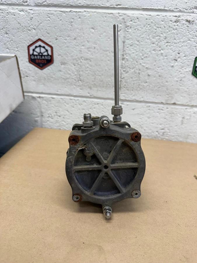 Used Dwyer 1950-0-2F Pressure Switch