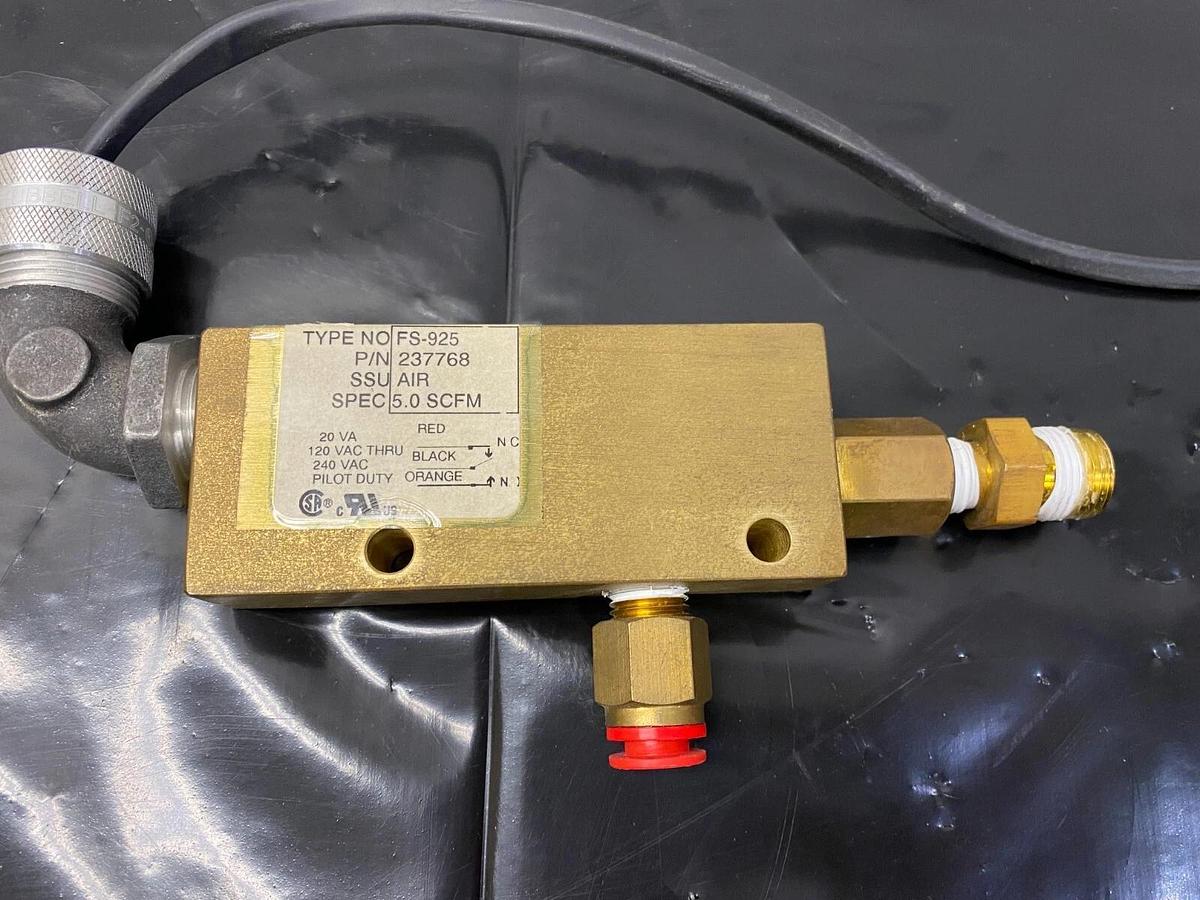 Used Gems FS-925 Flow Switch