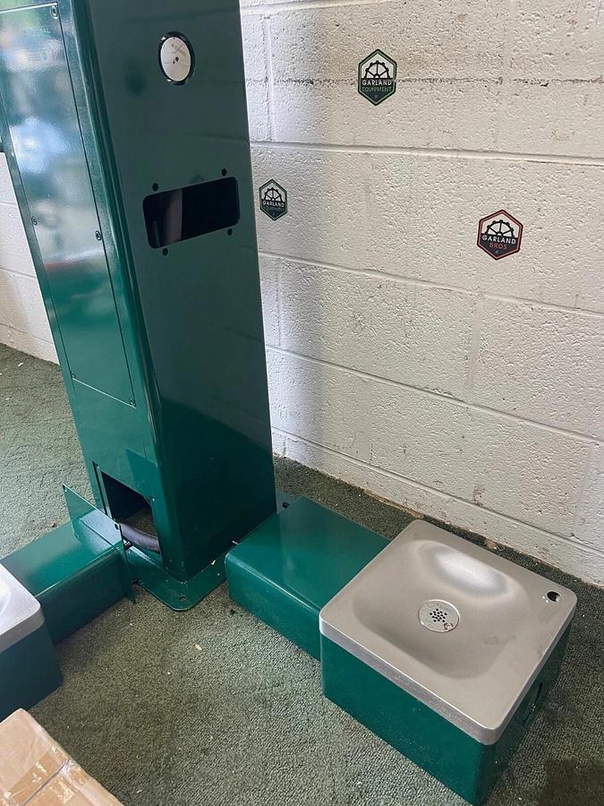 Used Global Industrial 761221GN Outdoor Bottle Filler, Drinking Fountain, Pet Station