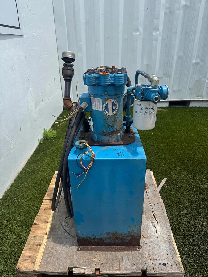 Used Vickers TK14VP Hydraulic Pump Unit, VM3546 1Hp Motor, DG4V-3D-2A-M-FW-B5-60 Pump