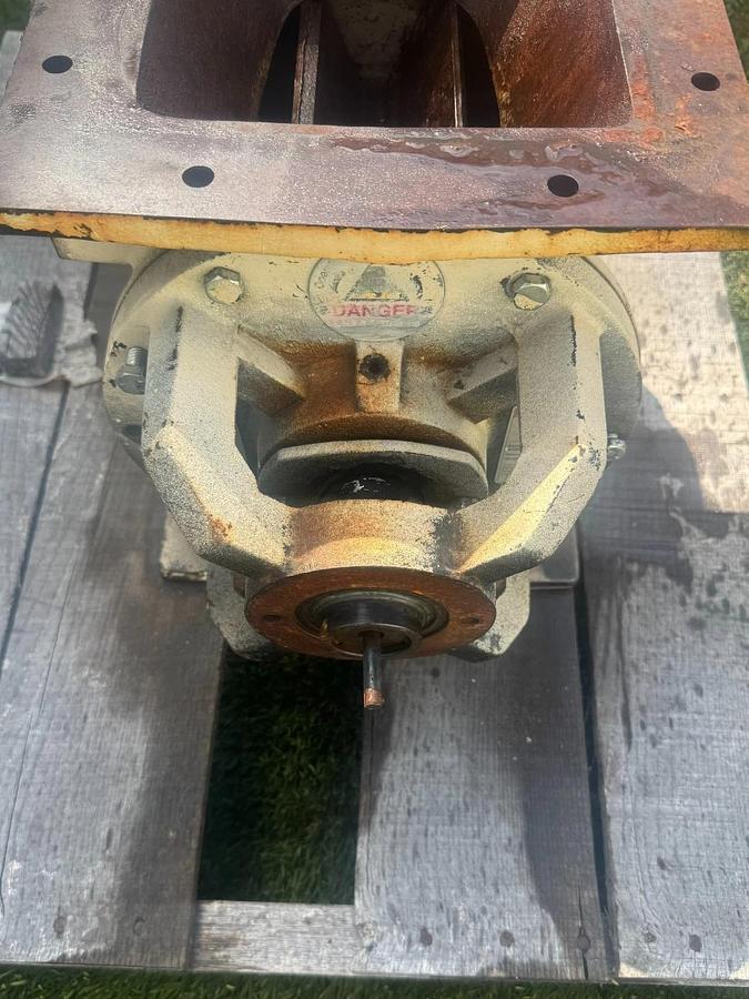 Used Meyer & Sons 4300-149 Rotary Airlock Valve Feeder