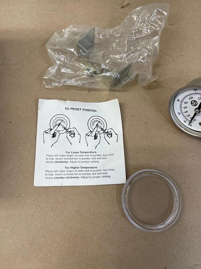 Used Quincy 21314 Temperature Gauge, 10ft Cap, 60-260°F, 20-125°C