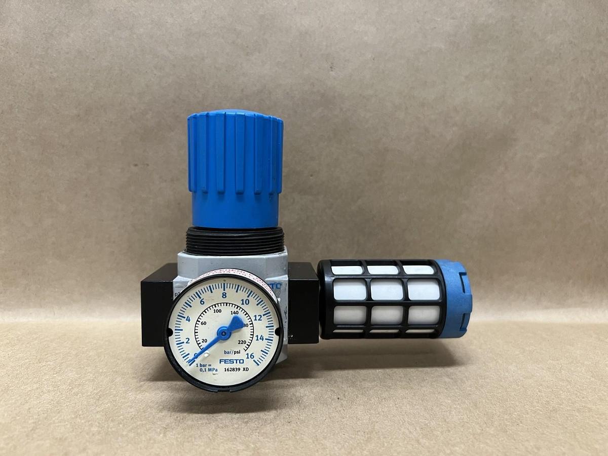 Used Festo LR-D-MIDI Pressure Regulator w/ Pressure Gauge 0-16 Bar