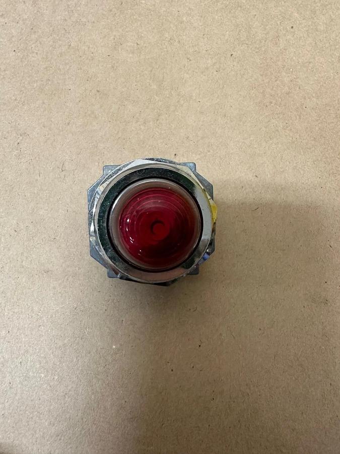 Used IDEC APD Red Pilot Light