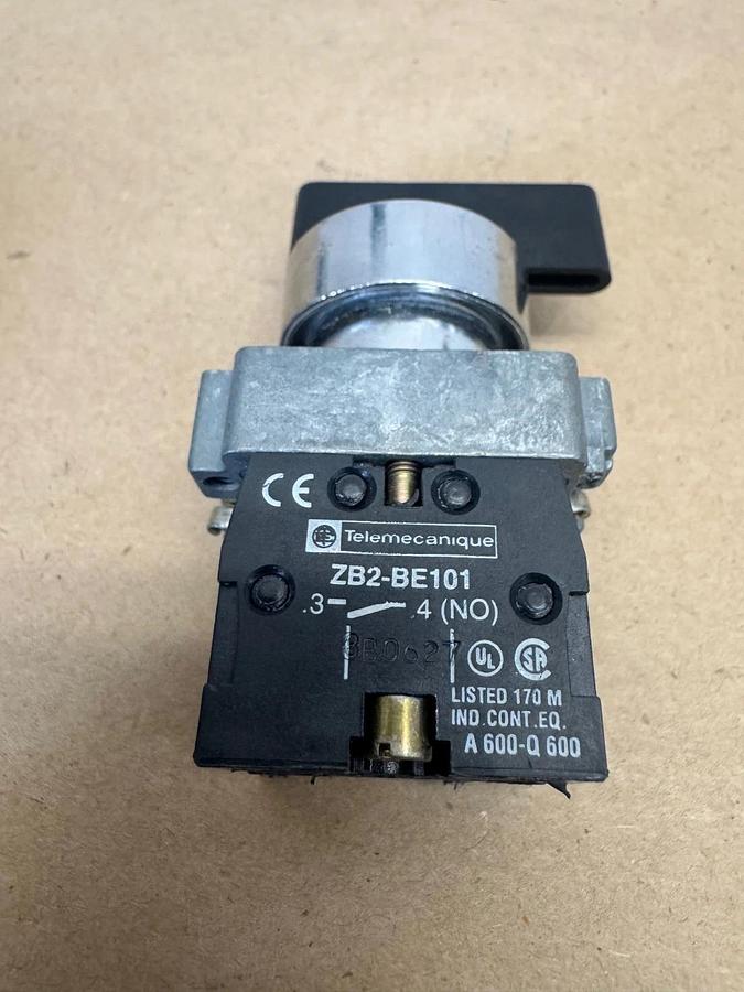 Used Telemecanique ZB2-BE101 3 Position Rotary Selector Switch, Lot of 2
