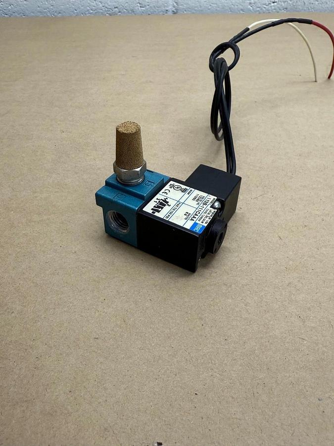 Used MAC 113B-111CAAA Solenoid Valve, 6.8 Watts, 110/120V, 50/60Hz
