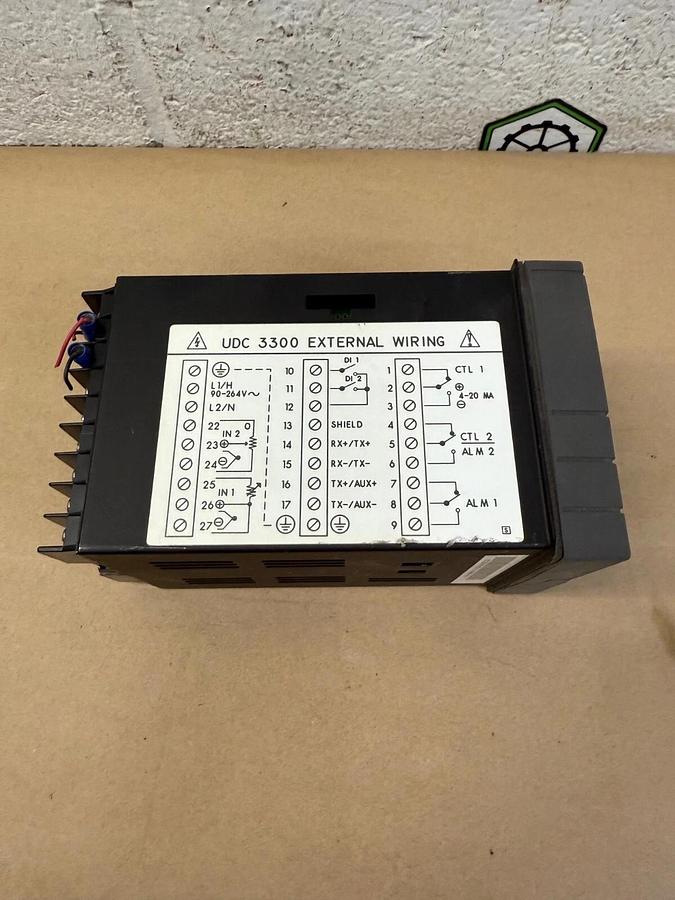 Used Honeywell DC330B-K0-003-21-000000-00-0 Temperature Controller 90-250VAC, 50/60Hz