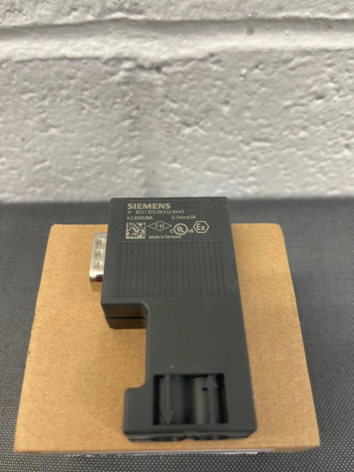 Siemens 6ES7 972-0BA12-0XA0, SINEC L2-Bud Connecting Plug - Lot of 2 - *NEW*