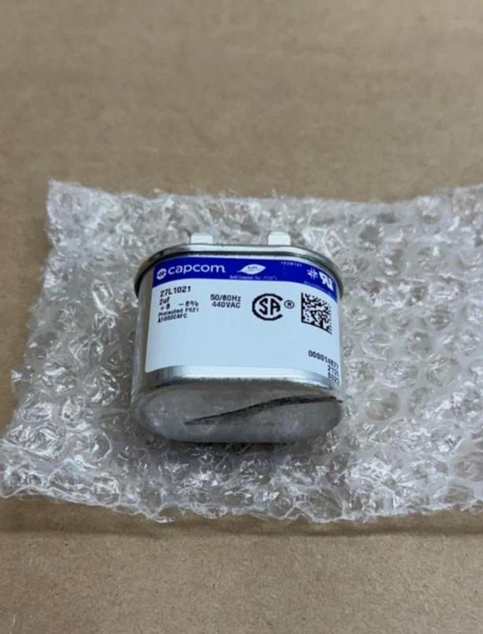 Used Capcom 27L1021 Oval Run Capacitor, 50/60 Hz, 440 VAC *NEW*