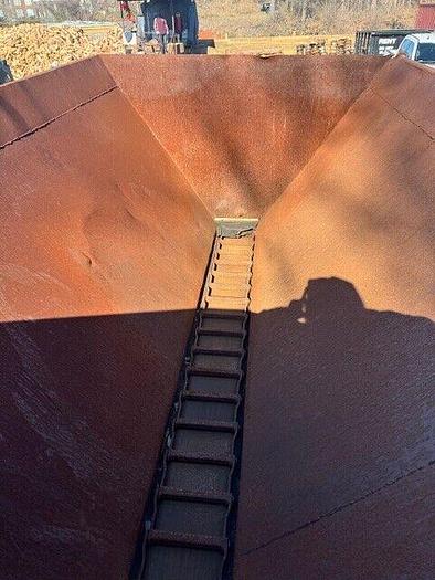 Used Feed Hopper w/ Drag Chain, 130 Cu/Ft w/ 36° Slope and 48" Tall Sides