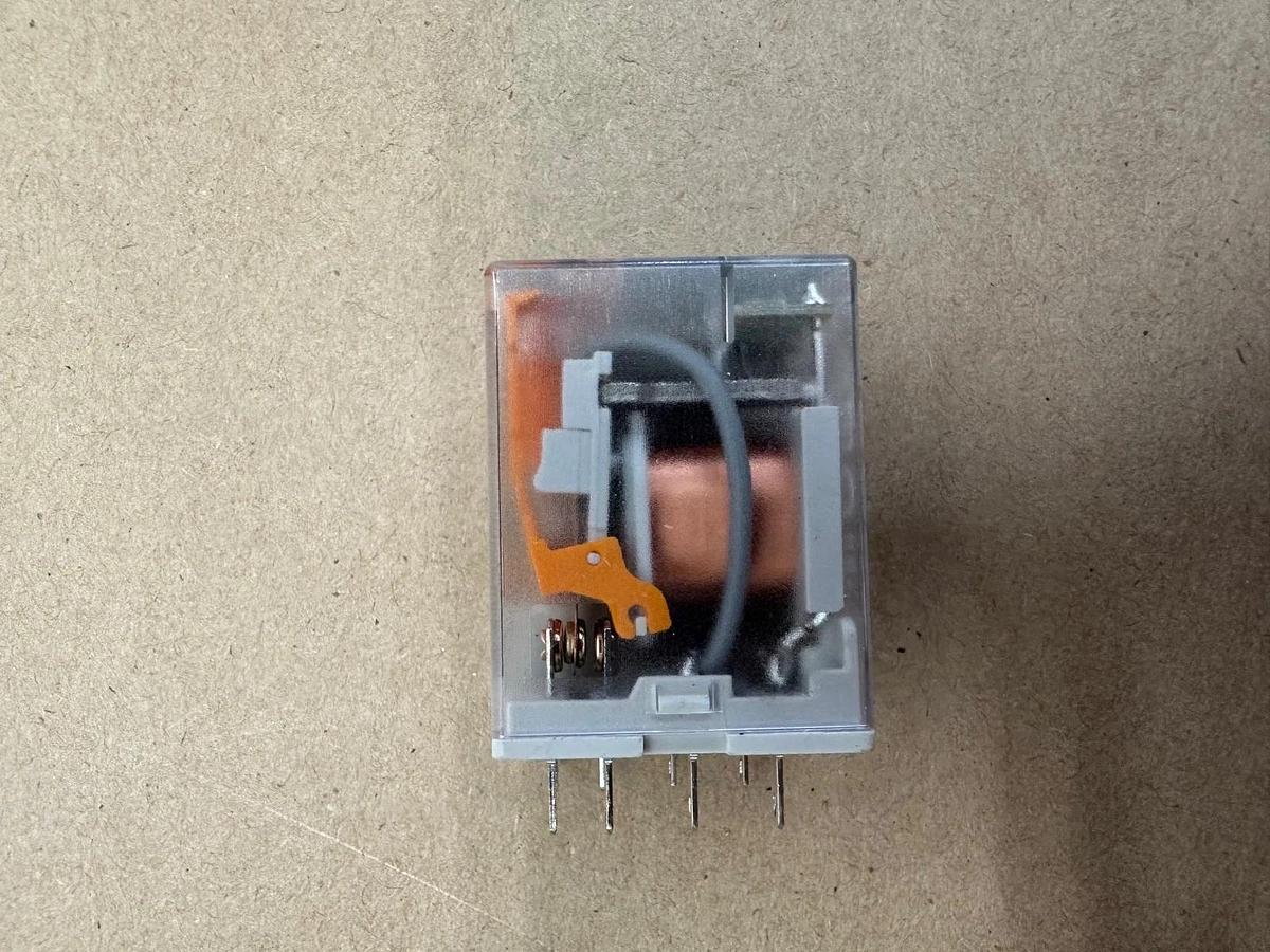 ABB 1SVR405611R2100 Control Relay *NEW*