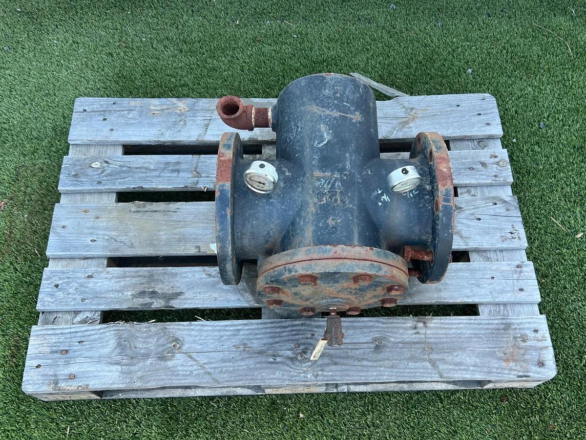 Used 8" Cast Iron Simplex Basket Strainer, 125 PSI