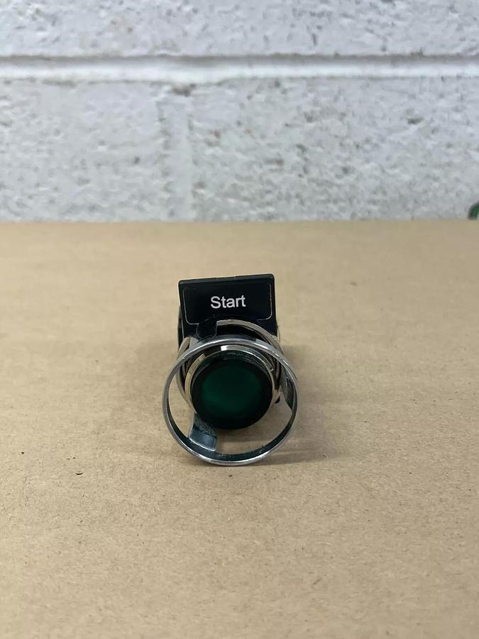 Used Siemens 3SB3400-0B Start Button