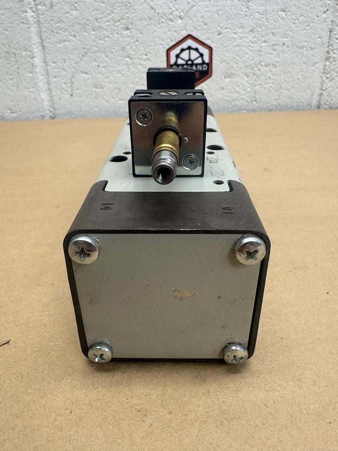 Used Aventics R432006196 Pneumatic Directional Control Valve, 150 Max PSI *NEW*