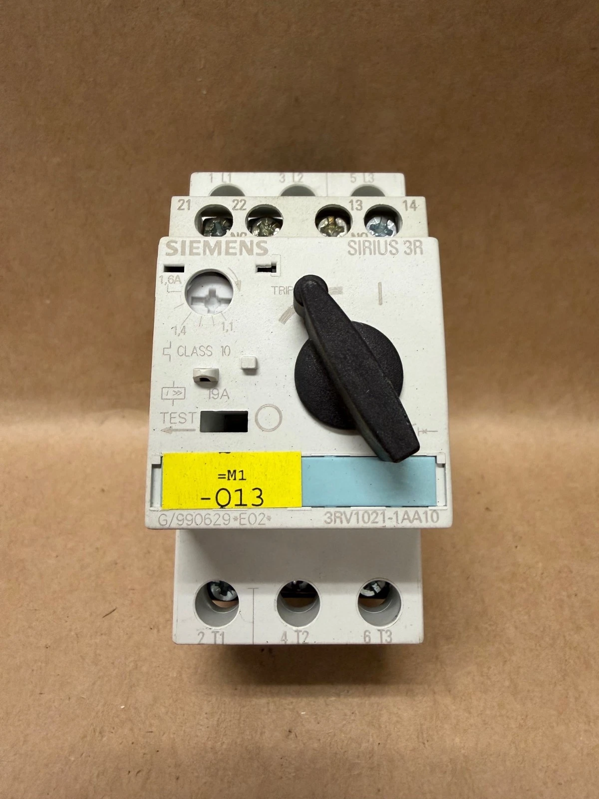 Used Siemens 3RV1021-1AA10 Circuit Breaker