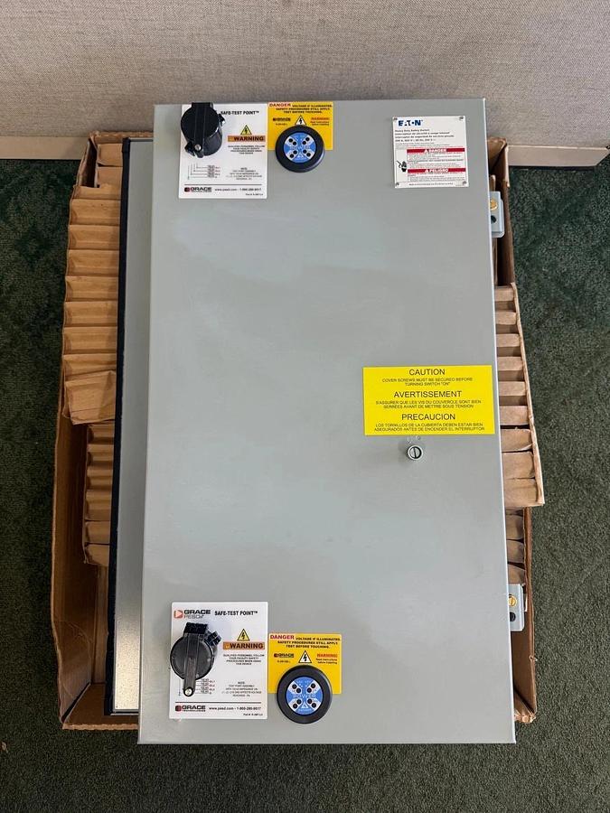 Eaton DEM364FDJB-00VT Heavy Duty Safety Switch, 3-Pole, 200A, 600V Fusible *NEW*