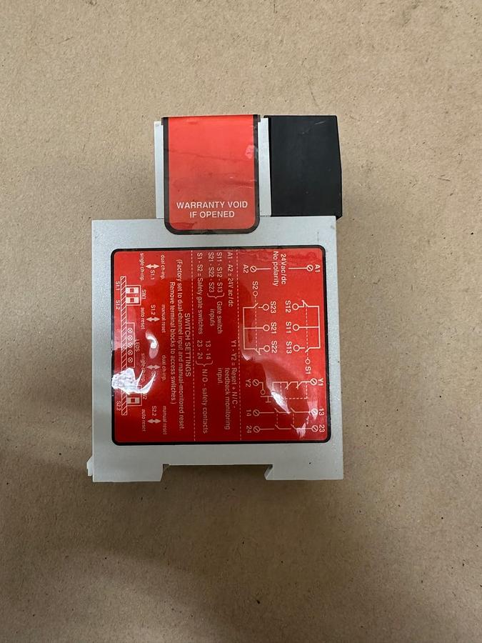 Used Banner GM-FA-10J Gate Monitoring Safety Module