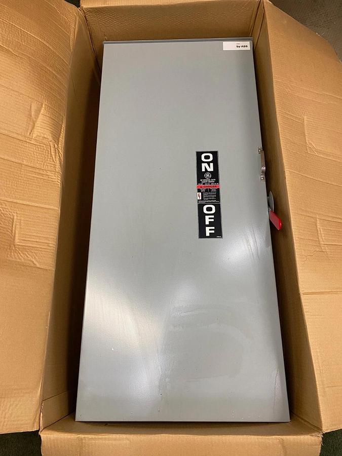 General Electric TG3325R General Duty Safety Switch Model 8, 400A, Max Volt 240