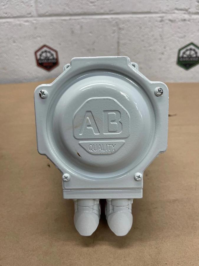 Allen-Bradley MPF-B4530K-SJ22BA , AC Servo Motor, Series A, 4000 RPM, 2.4 kw