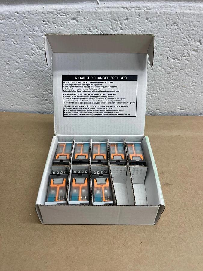 Schneider Electric Magnecraft 782XDX2M4L-24D Relay 4PDT, 10A, 24VDC Qty 8