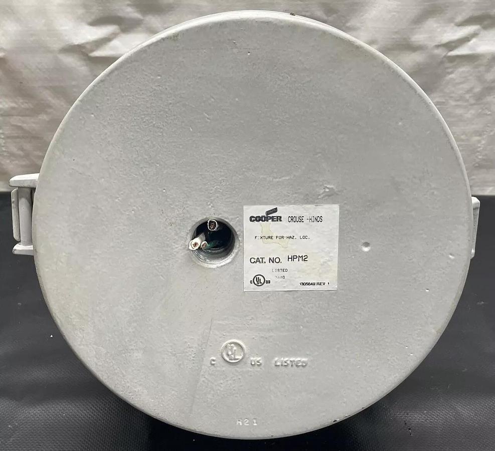 Used Cooper Crouse-Hinds VMVS2A100GP/120 S865 Explosion Proof Light 120 V, 3.05 Amps