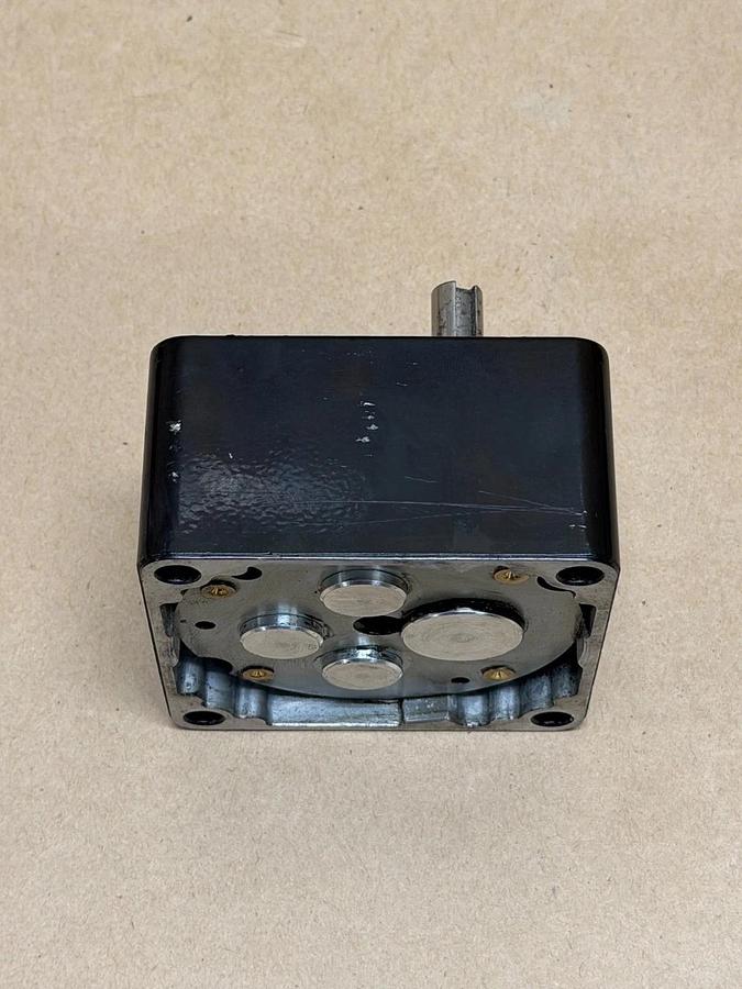 Used Oriental Motors 4GK75K Gearhead, 3/8” Shaft